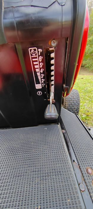 Tractoraș gazon / iarbă MTD