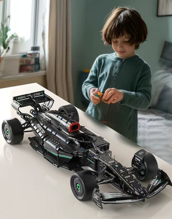 Конструктор лего Формула 1 Mercedes AMG Petronas