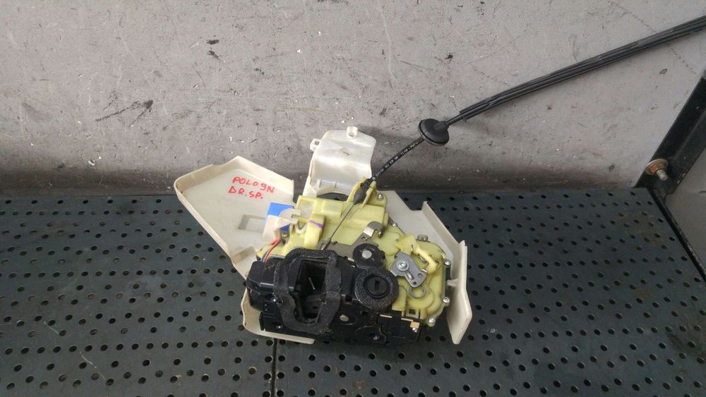 Broasca usa dreapta spate vw polo 9n