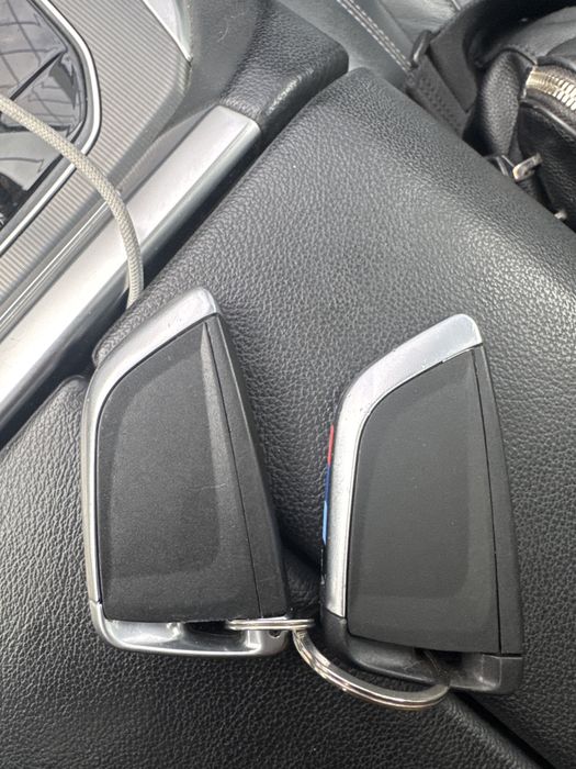 продам 2 ключа bmw.бмв.