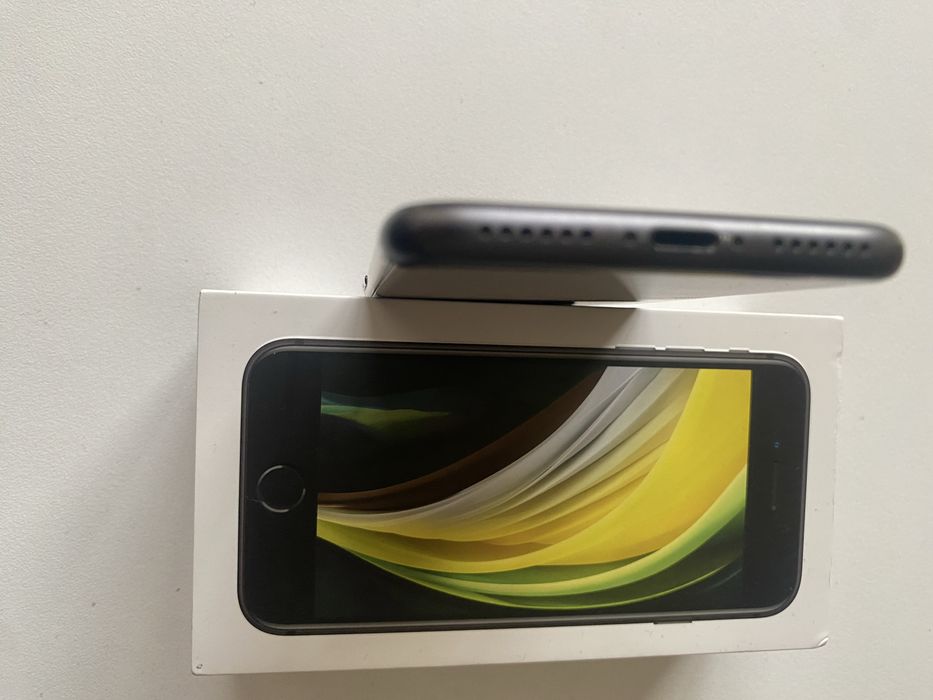 Iphone 8. 100% батерия