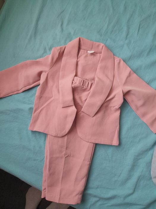 Бебешки розов комплект - сако и панталон 9-12м