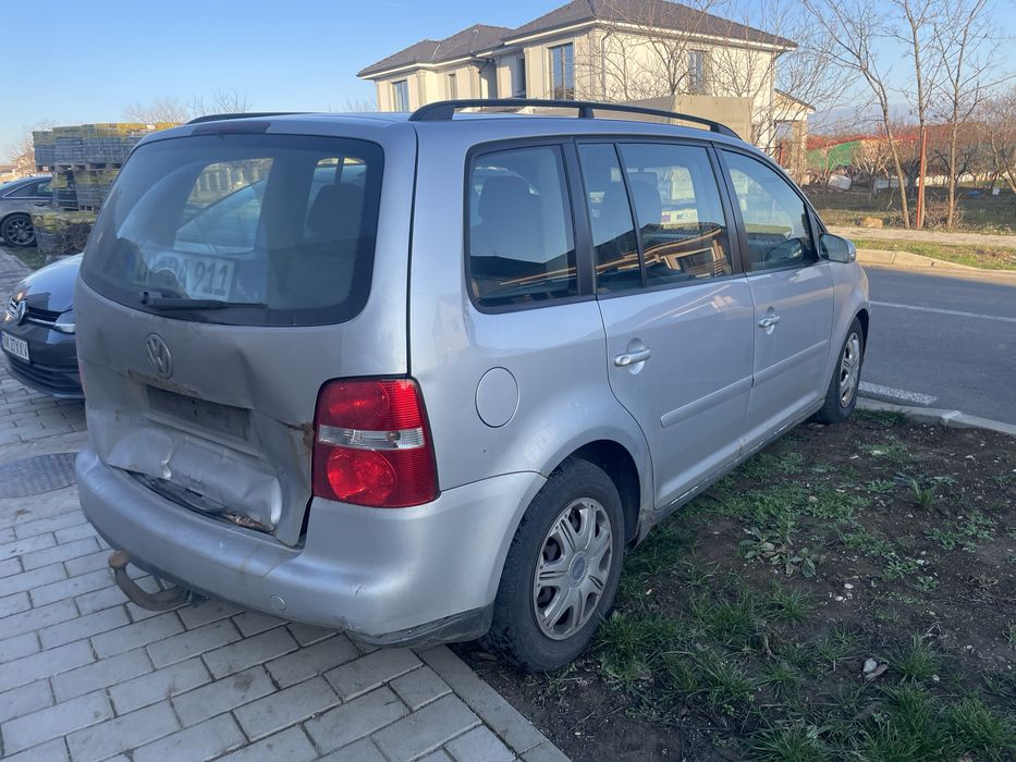 Vând Volkswagen Touran  1.9 Tdi