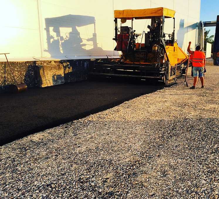 Асфальтирование и благоустройство.