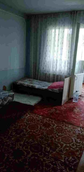 Куйлюк 2 массив, 3х комнатная 4й этаж. Мирабадский р-н.