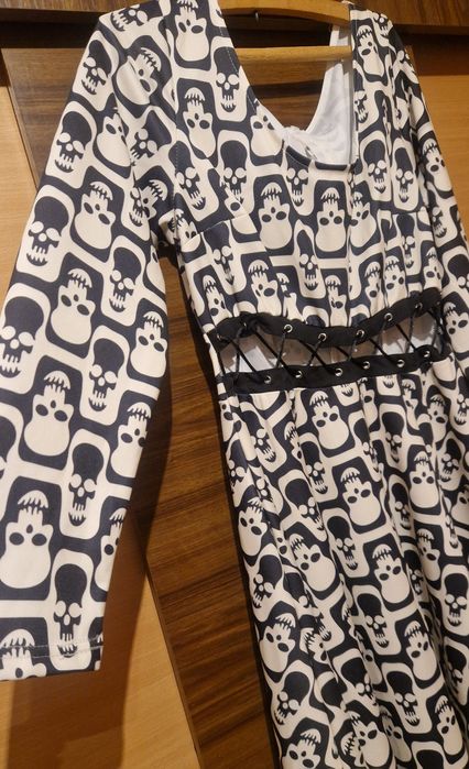 Rochie midi cu mânecă lungă