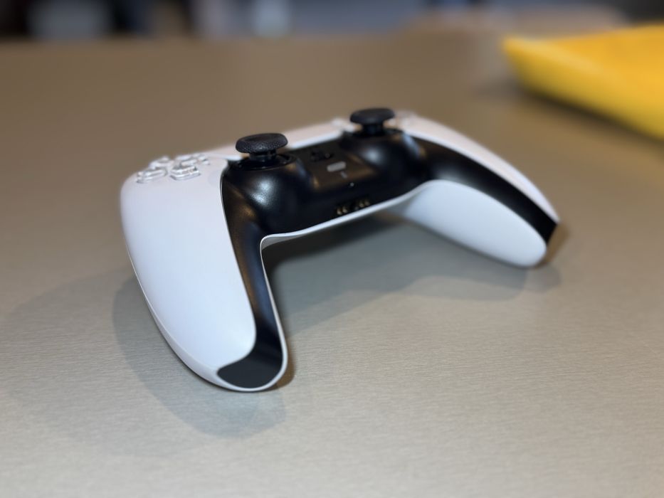 Sony DualSense Controller