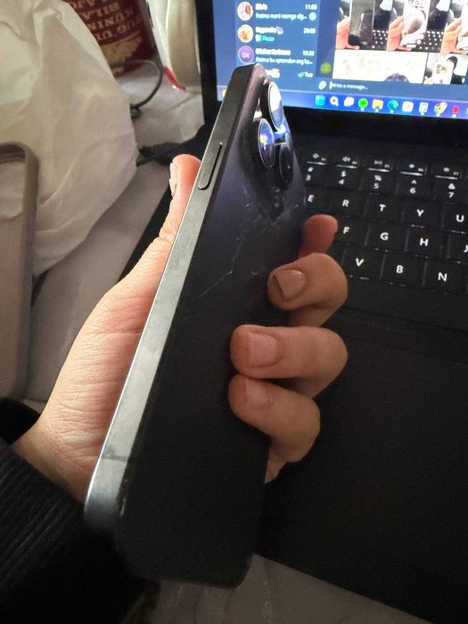 iPhone 15 Pro — hech qayeri alishmagan yoki nimadir bolmagan