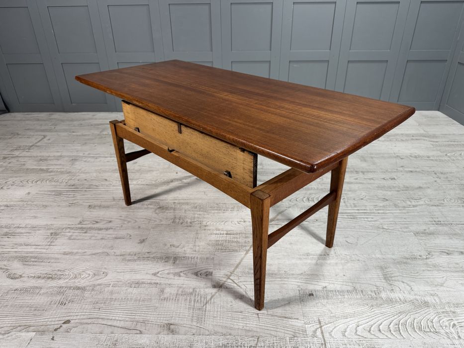 Разтегателна холна маса с повдигане от 60-те К064