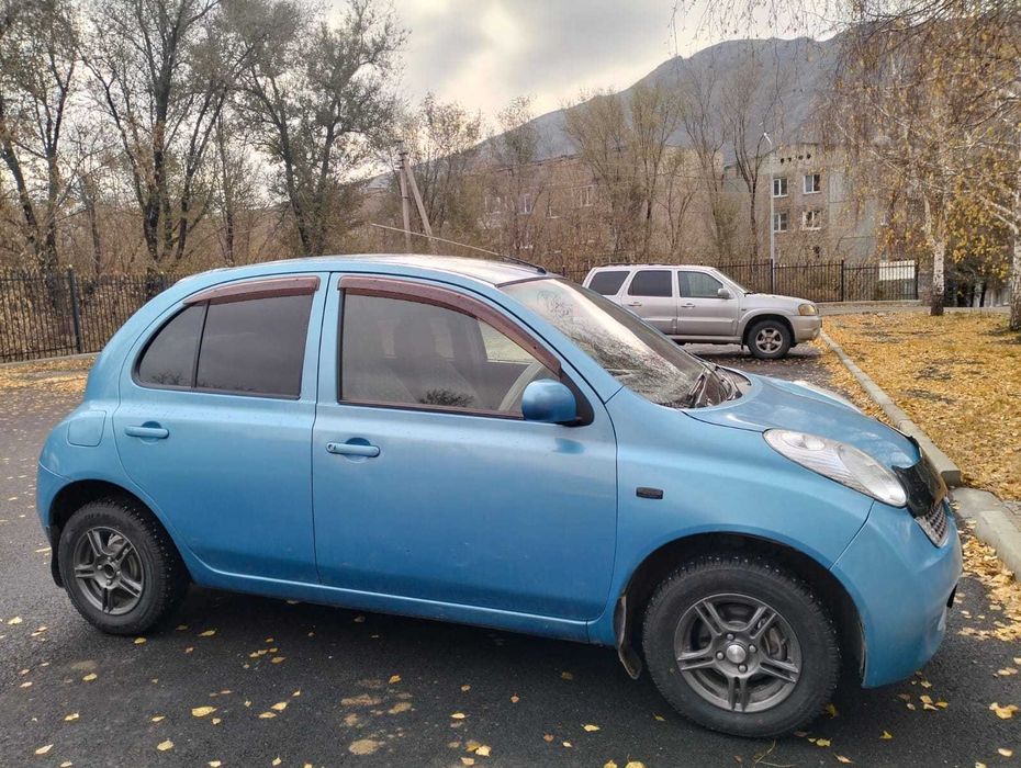 Автомобиль Nissan