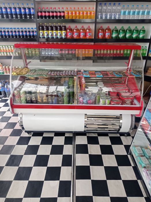 Витрина холодильник