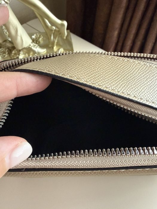 Чисто нови дамски чанти Guess