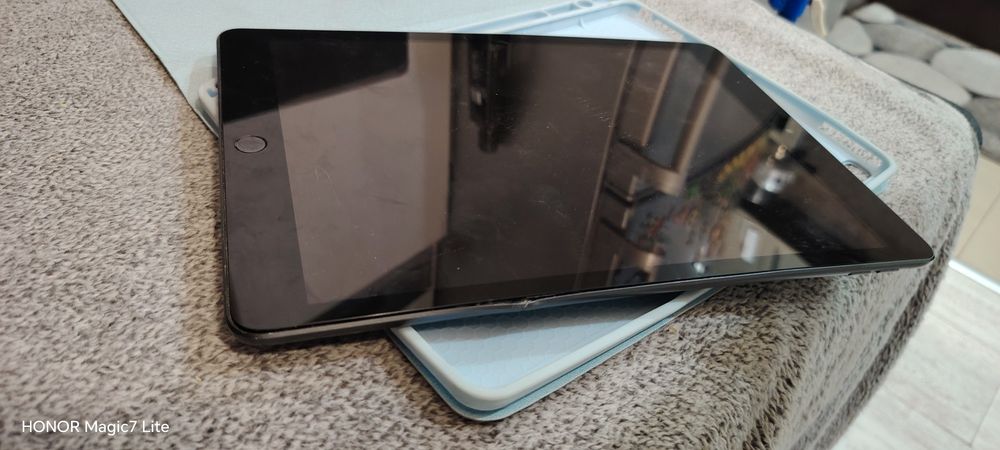 Tableta Apple Ipad Gen 9  WI-FI Display Spart