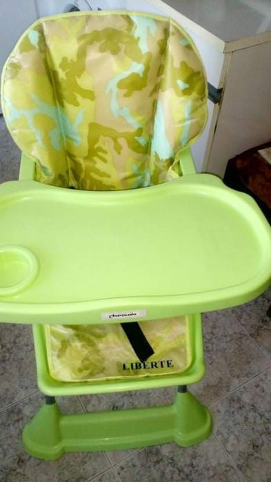 Паяк и столче за хранене