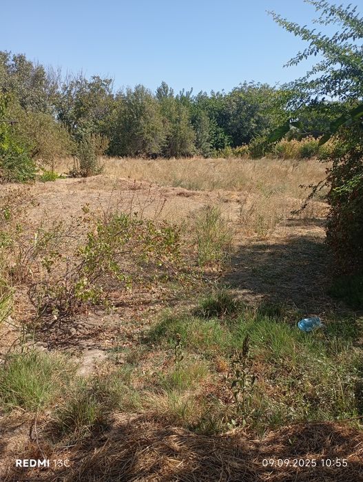 Продается участок 12 соток с домом 4 комнат.