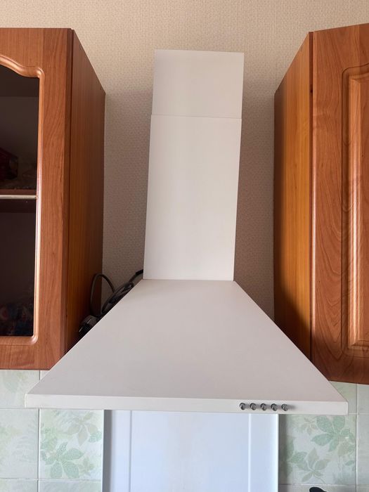 Продам вытяжку, работает отлично