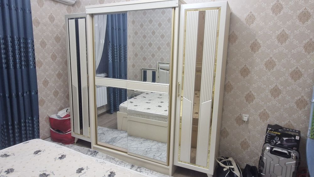 Спальный гарнитур