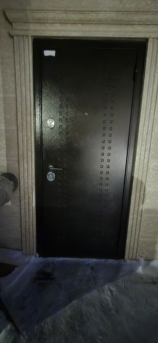 Входную дверь продам б/у Астана