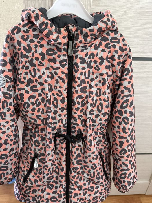 Продам куртку осеннюю на девочку