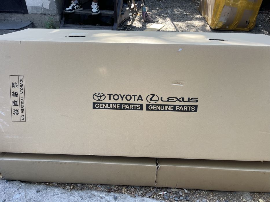 Крышка багажа Camry 70/75 оригинал