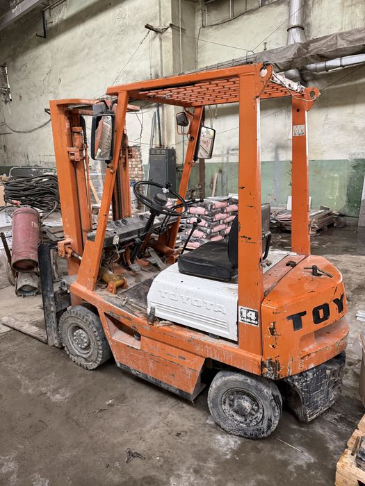 Kara  Tayota tehnikasi sotiladi Benzin mator da kamchiligi bor