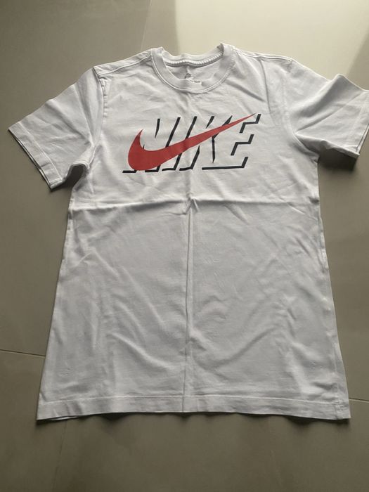 Tricou Nike,purtat o singura data Marime Xs
