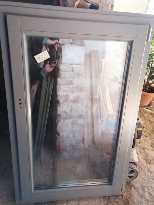 Geamuri din lemn stratificat si sticlă termopan