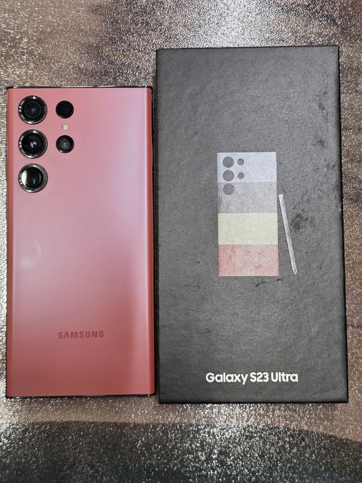 Продаю Galaxy S23 Ultra. 1 Терабайт. Состояние отличное. Цвет эксклюз