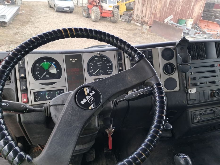 Vand camion MAN autobasculanta