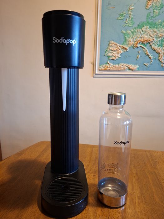 SODAPOP Машина за сода COOPER. Продавам  машина за газирана вода използвана много малко. Цилиндърът CO2 е съвсем скоро сменен и влиза в цената.