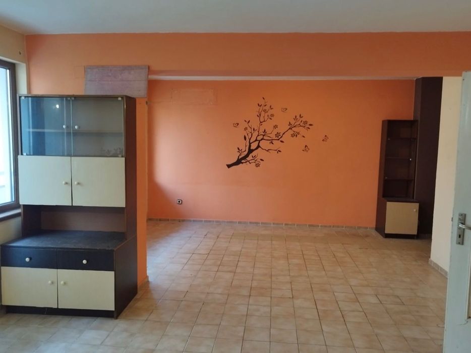 Продава се Тристаен апартамент в Варна, Автогара - 106 кв.м за 1701 €/кв.м - Снимка #2