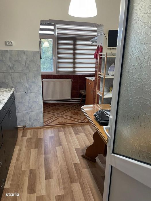 Poarta 6 , 2 camere decomandat cu centrala
