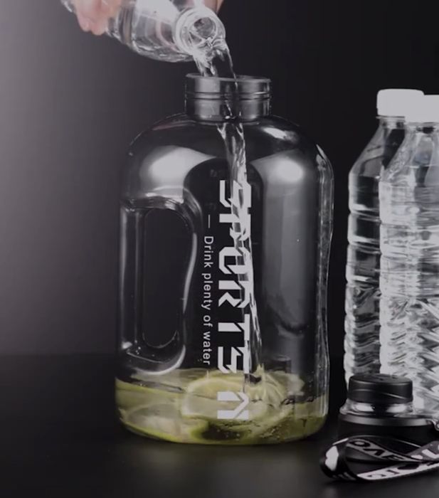 Продам бутылку для воды