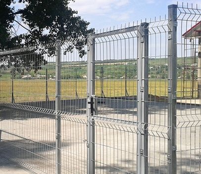 Garduri și porti din plasa bordurată