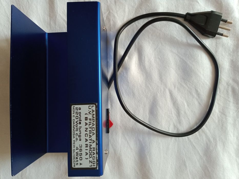 Detector bancnote și Lampă UV control bancnote, Preț 65 lei.