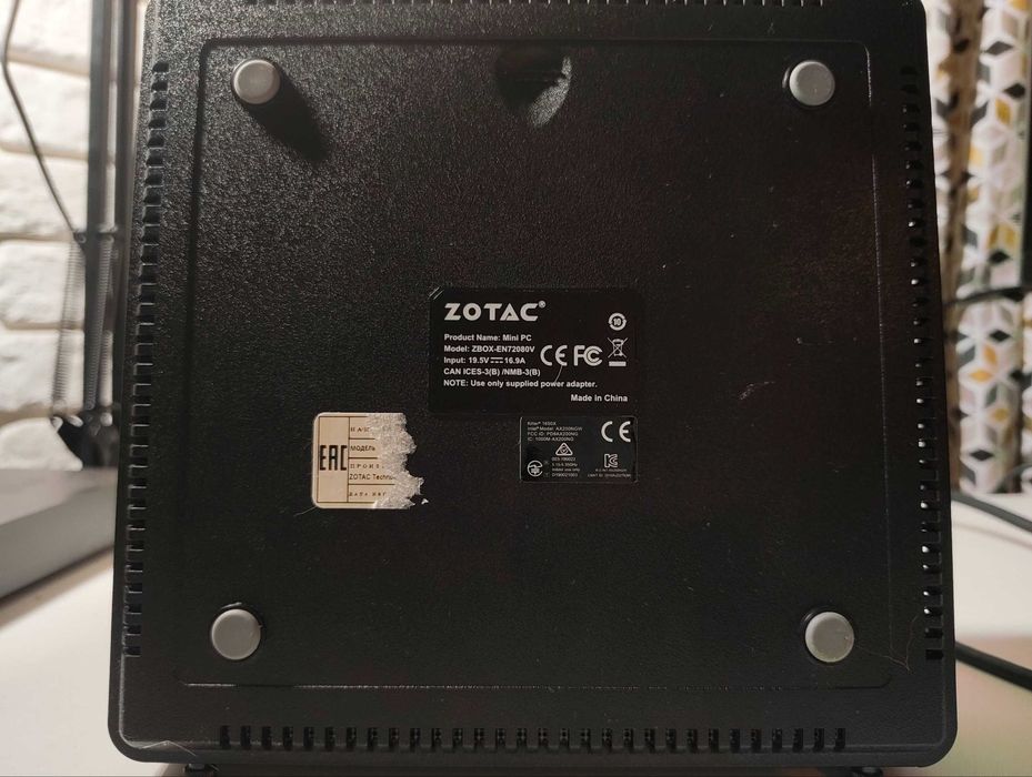 Геймерско mini pc. intel i7 9750h, RTX 2080, 32GB ram, 1 TB ssd