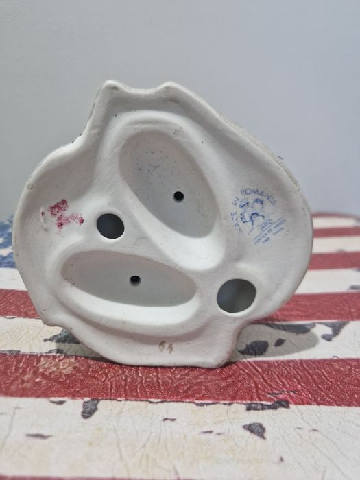 Оливър Харди, 17см. височина.