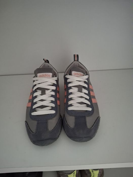 Adidas  оригинални маратонки