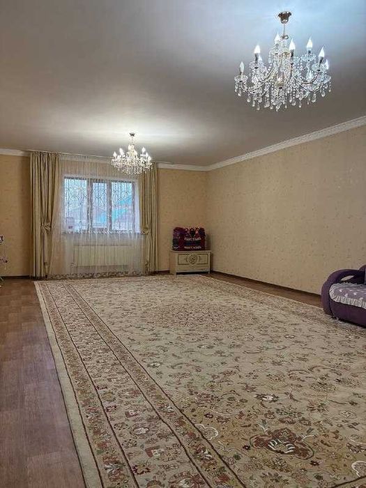 Продается коттедж на 12мкр по горячей цене