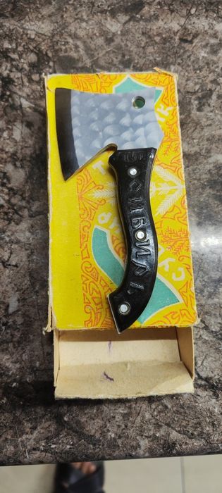 Продаётся топор сувенир