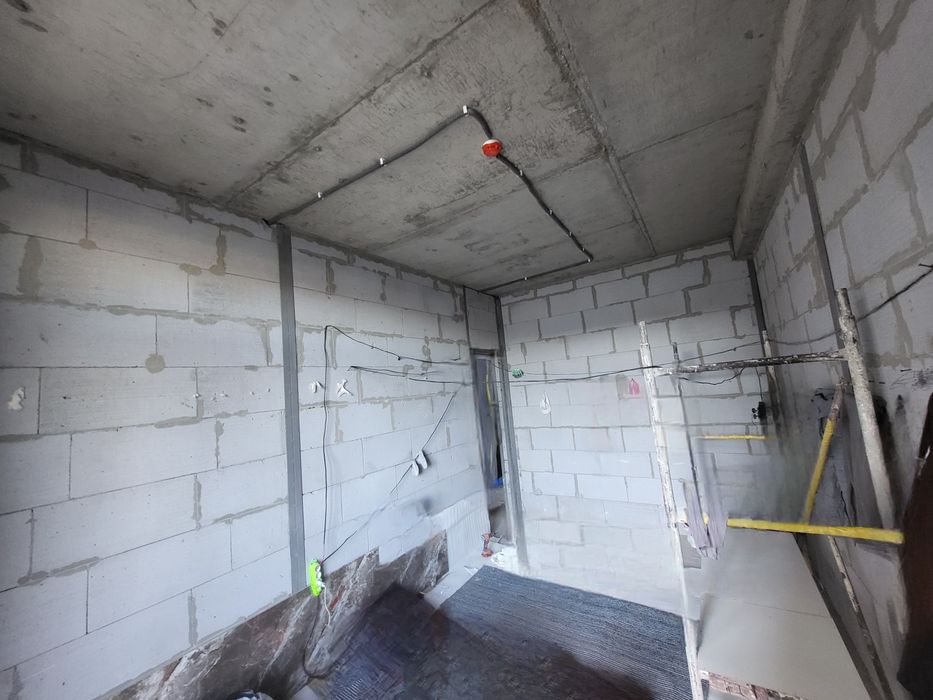 Turkiston turar joy majmuasidan 1 xonali 39 m2 uy sotiladi.