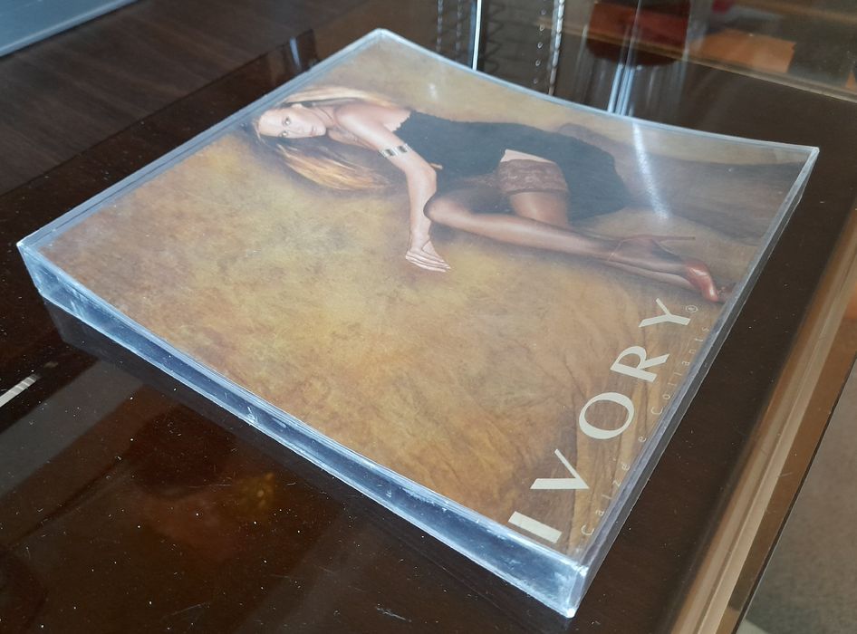 Продам крючки и монетницу