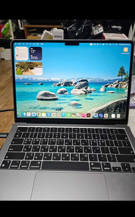 Macbook M2 air 8/256 GB space gray