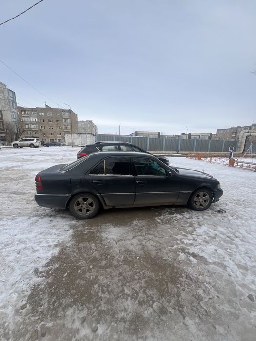 Продам машину Мерседес с180