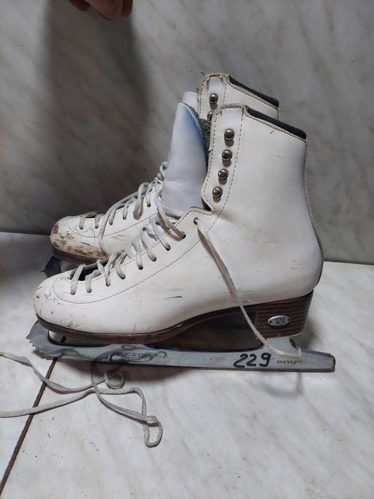 Patine gheata 229 patinaj Riedell profesionale marime 37-38 (24,5  cm)