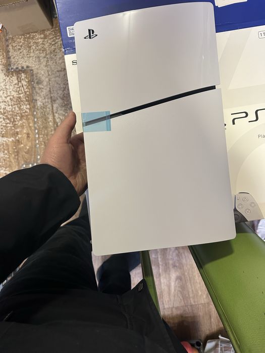 Playstation 5 sotiladi. Disk ham o’qiydi yangi ishlamagan 1 TB