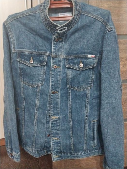 Продам мужскую джинсовые куртку.