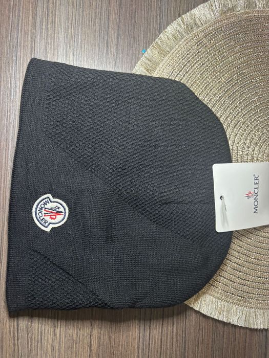 Caciuli Moncler , Adidas, Lv