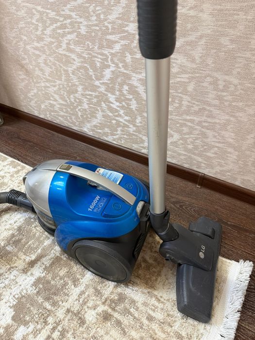 Пылесос LG Мощный! Сосет отлично!