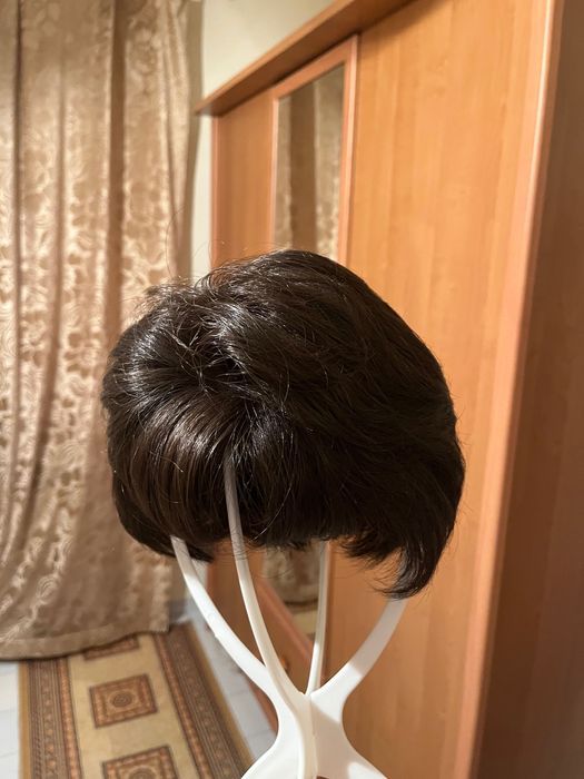 Перука тъмно кестенява